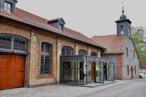 Außenterrasse der Möllerhalle auf dem Gelände der Alten Schmelz.